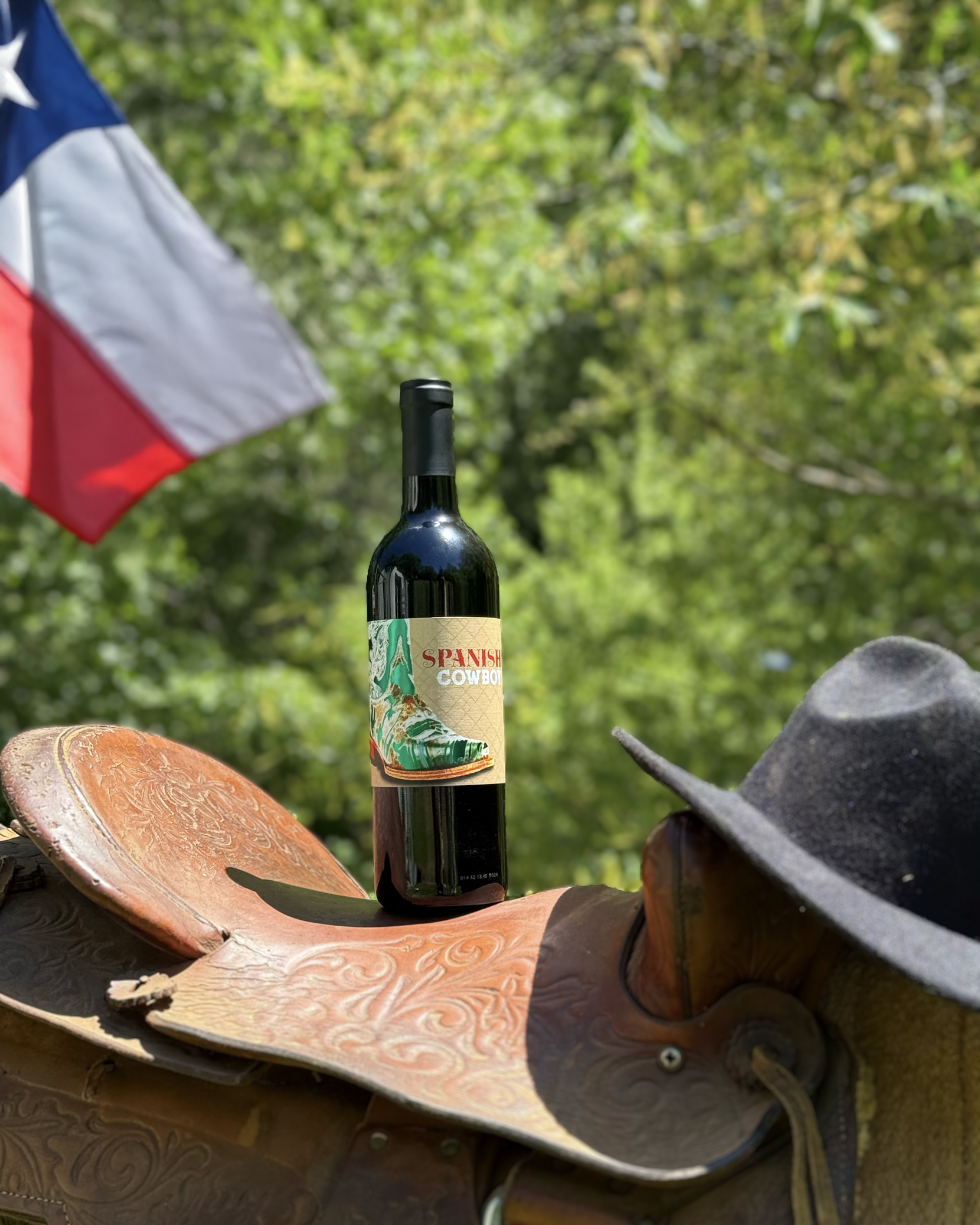 Spanish Cowboy wine on saddle